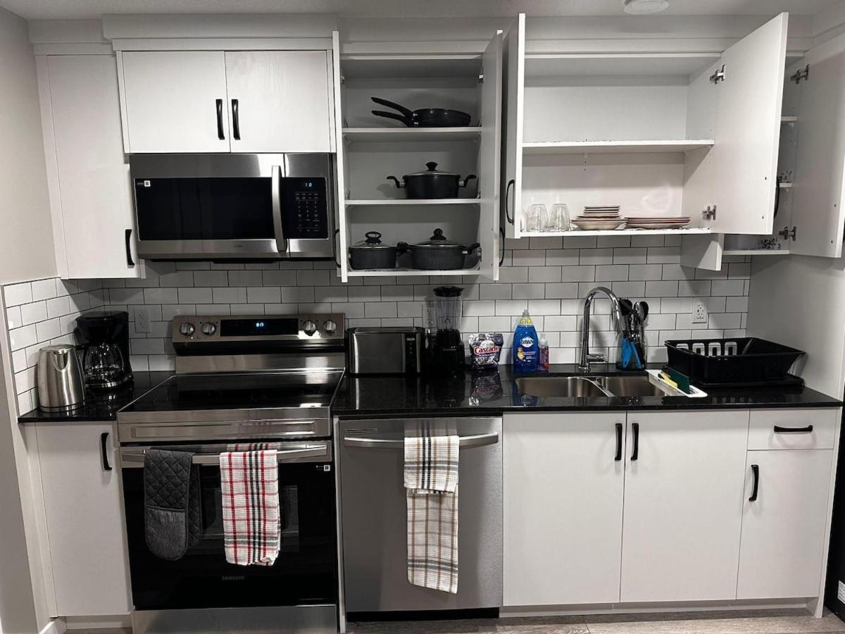 Apartment Newly Built 2-bedroom, 2 Full Bath Basement Calgary
